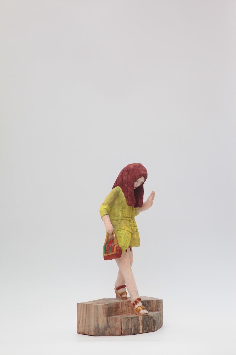 speak, 2022 – Hideki Iinuma. H48 × 26 × 14 cm, Ahorn.